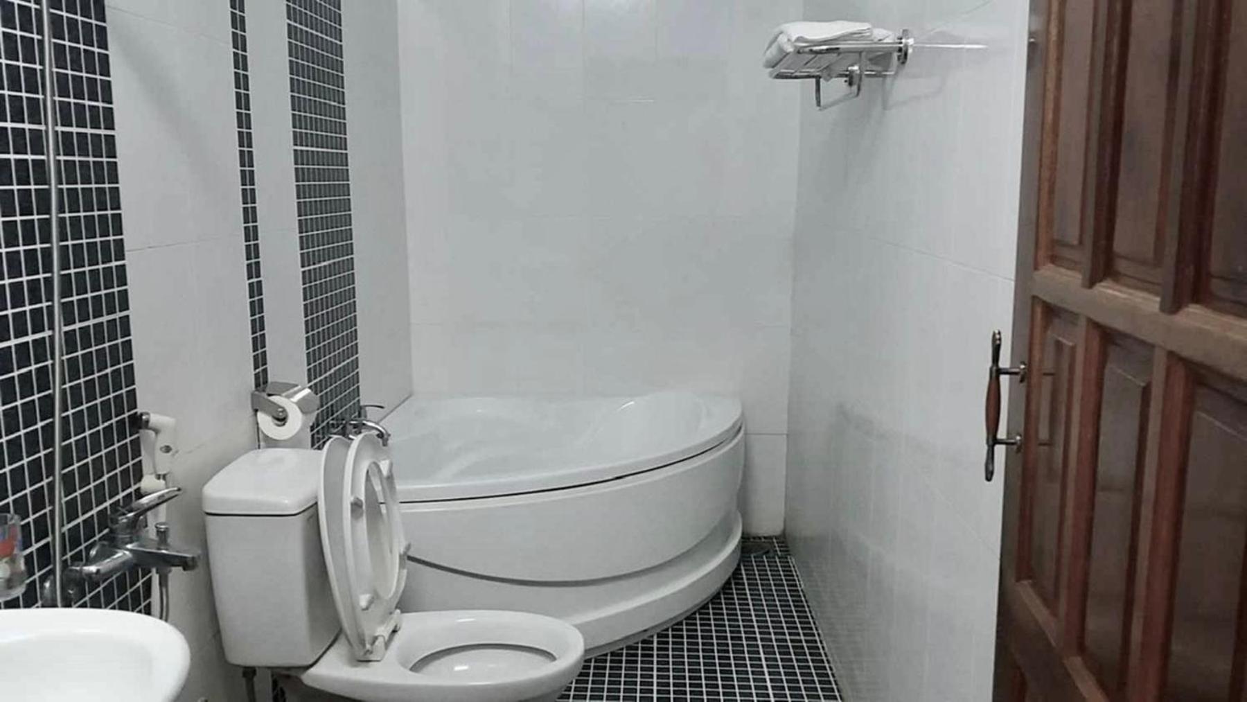 Truc Hoang Ha Hotel Kon Tum Ngoại thất bức ảnh